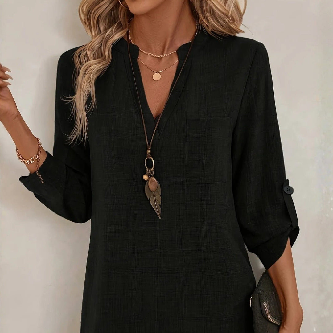 Eloise™ Blus med hak och rullbara ärmar